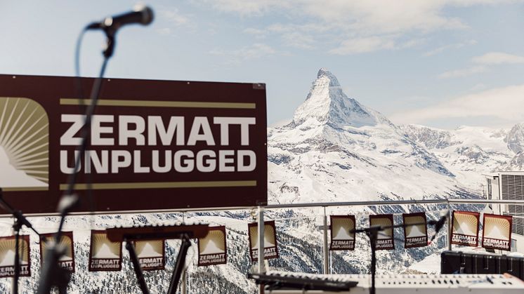 Zermatt Unplugged_Mood_Blue Lounge © Hanna Bueker Atance