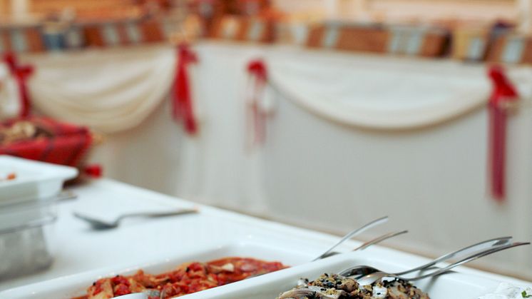 Högbo Brukshotell bjuder 75 hemlösa på både julbord och julstämning