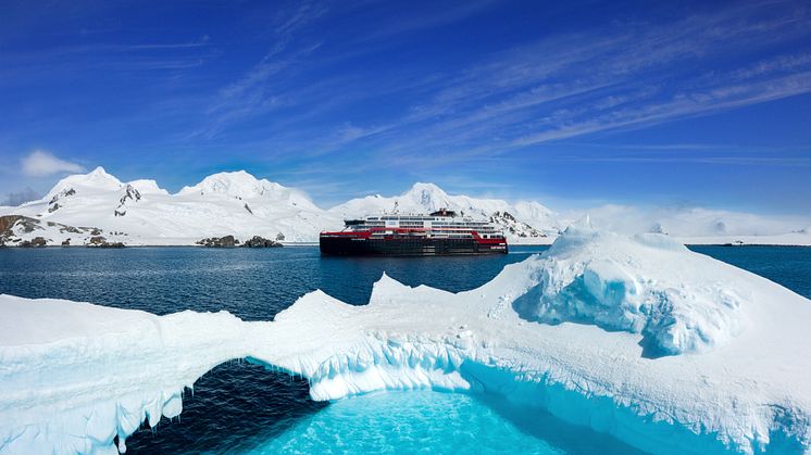MS_Roald_Amundsen_Antarctica_HGR_151887_Photo_Dan_Avila.JPEG