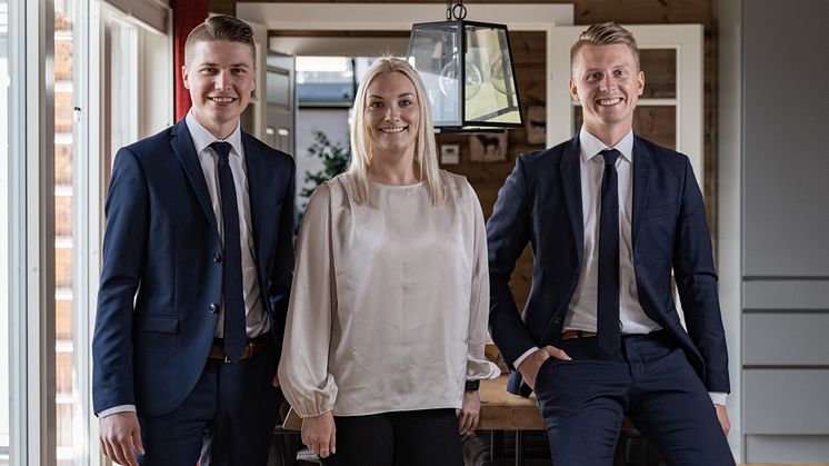 Lyckad rekrytering till Bjurfors nya kontor i Vemdalen. Från vänster: Andreas Palmqvist, Lina Axner och Joakim Westerlind Wiklund.