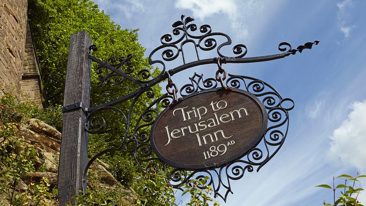 Oldest pub in UK / Shutterstock