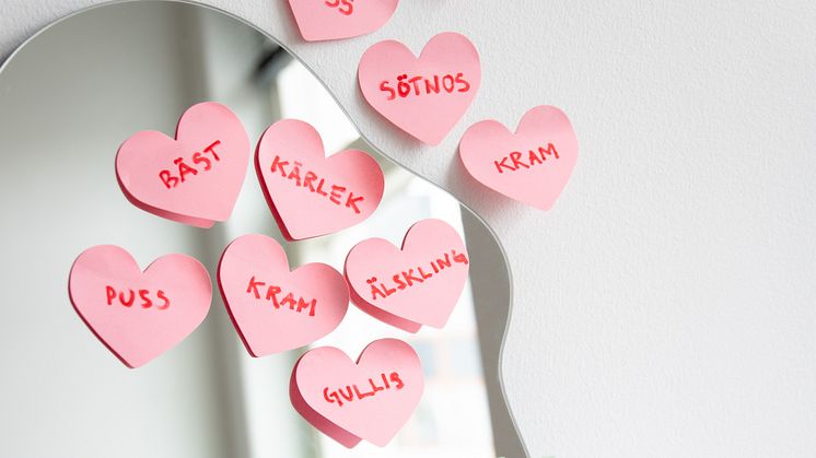 Alla-hjaÌrtans-24-Sticky notes-heart kopiera.jpg