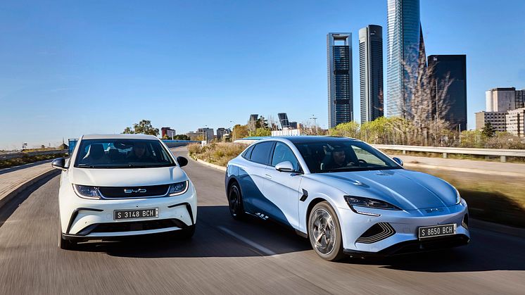 BYD introducerer to nye 100 % elbiler i Europa: BYD DOLPHIN og BYD SEAL