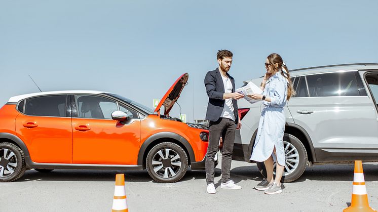 Krach im Urlaub: Richtiges Verhalten bei Auto-Unfällen im Ausland