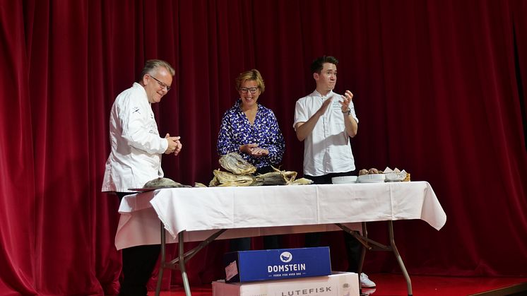 Lutefiskdemonstrasjon på Gamle Raadhus