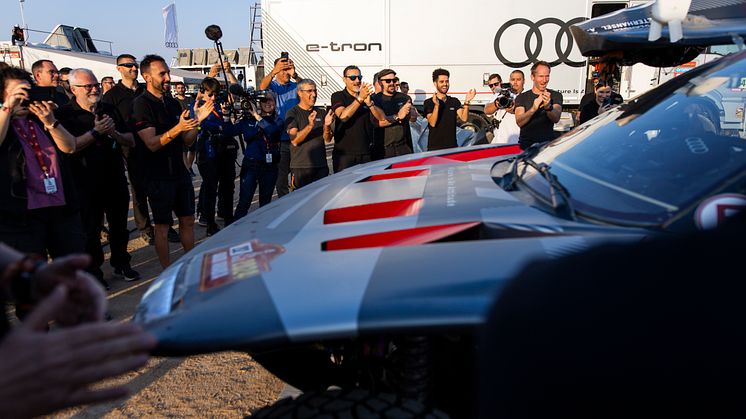 Audi RS Q e-tron 202 (Team Audi Sport), Stéphane PeterhanselEdouard Boulanger (2)