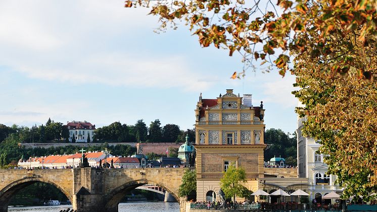 DEST_CZECH_PRAGUE_CHARLES_BRIDGE_GettyImages-154247832_Universal_Within usage period_91132.jpg