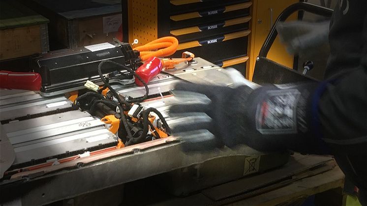 PROACTIVE: Efficient and safe electric vehicle battery handling
