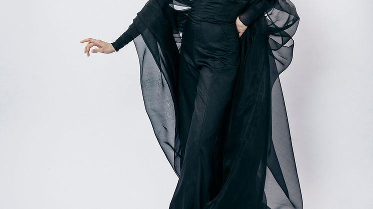 Sofia Isdahl – Couture Black