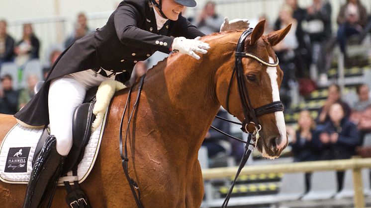 Marina Mattsson tackar sin kompis Quartermain. 