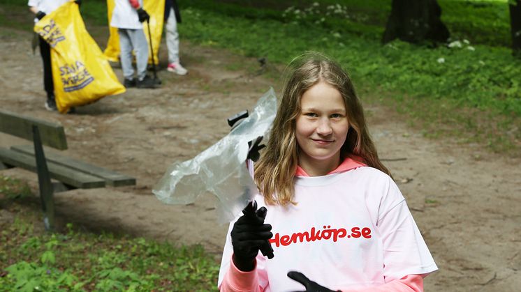 Städning Brunnsviken med Städa Sverige, Hemköp och lokala föreningar. Foto: Stefan Nilsson.
