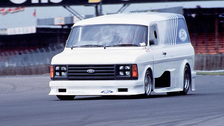 1984 SuperVan (2)