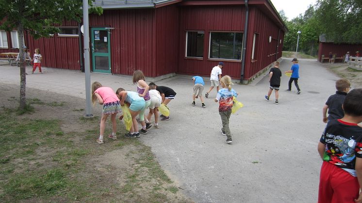 Barnen på Ersmarks skola plockade skräp och vann pengar.