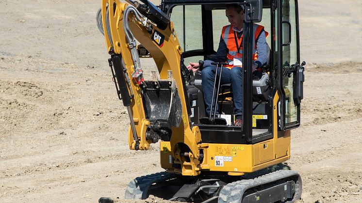 CAT 302 CR körning med schaktblad,  Next generation