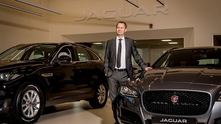 CEO Henrik Bang står i spidsen for British Car Import, der nu får en medarbejderstab på 150 personer og en omsætning på over 2.5 mia danske kroner.  