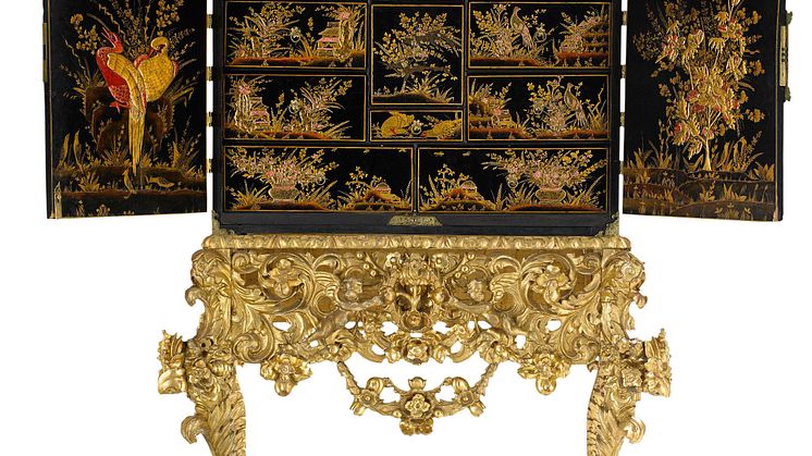 New acquisition: English cabinet in imitation lacquer