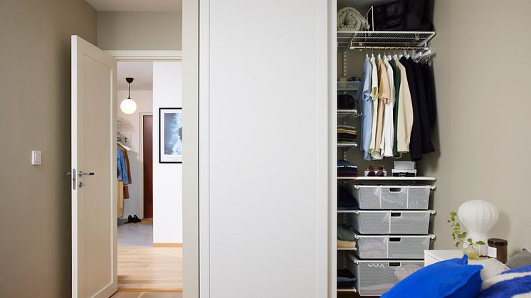 Elfa_Clothing_Interior_Click-in_system_Classic_Slidingdoor_Grace_2023_03_483
