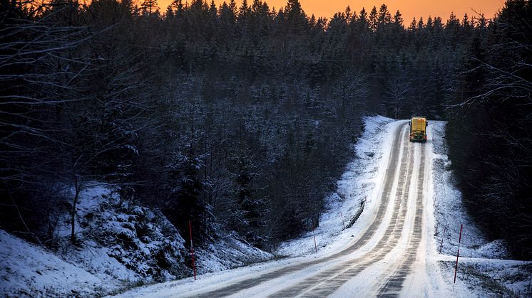 I ett utvecklingsprojekt kommer Svevia att halkbekämpa vägarna i Örnsköldsvik med ai. Foto: Mattias Johansson