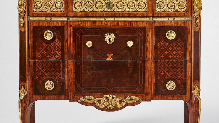 Chest of drawers, executed in Georg Haupt's circle