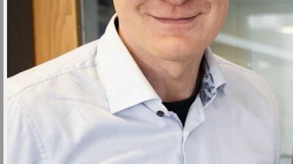 Magnus Hansson porträtt.png