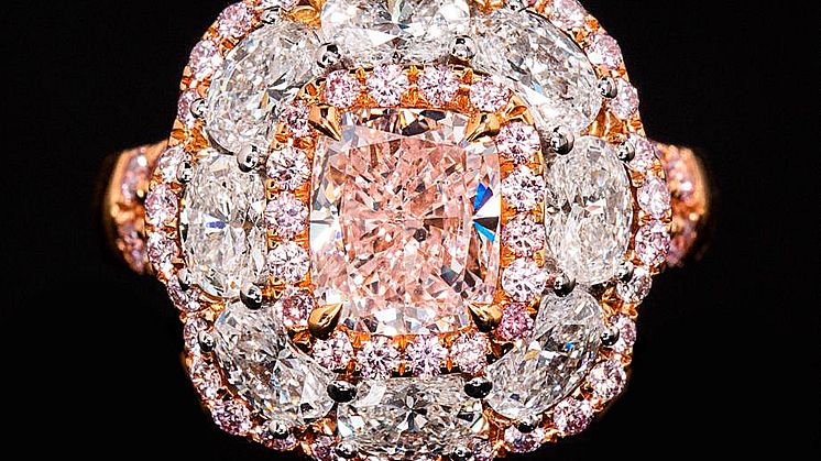 Sjælden pink diamantring af 18 kt. pink og hvidguld solgt for rekordbeløb