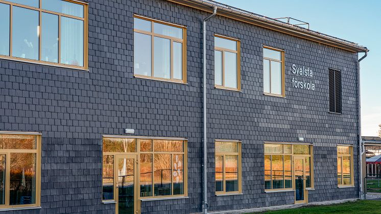 Skifferfasader på skolor och förskolor