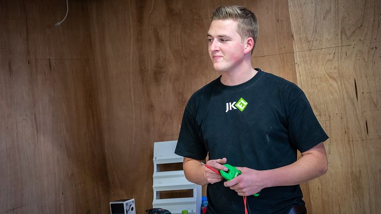 Mads Ploug Nielsen blev vinder af Regionsmesterskaberne i Skills for Elektrikere