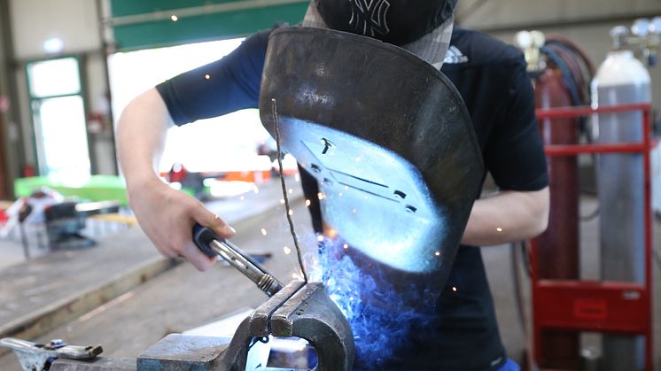 Die Hephata-Berufshile bildet unter anderem Metallbauer aus. Alle Auszubildenden im dritten Lehrjahr dürfen ab Montag, 11. Mai, wieder in die Betriebe zurückkommen.