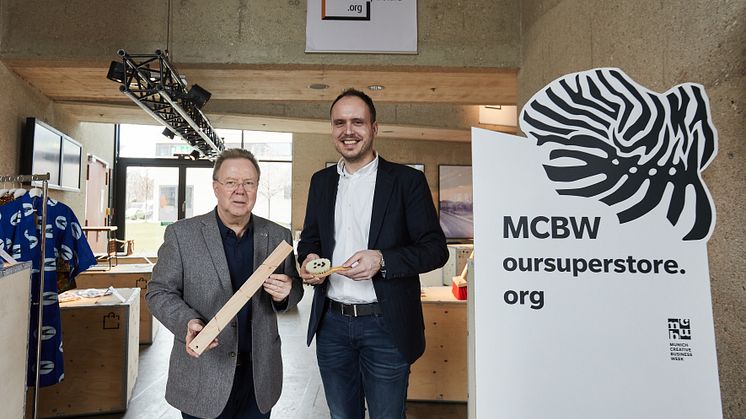 Freuen sich über die gute Resonanz zum Konzept „oursuperstore“ bei der Munich Creative Business Week: Thomas Bade (links), Geschäftsführer des Instituts für Universal Design, und Hephata-Kommunikationsleiter Johannes Fuhr.