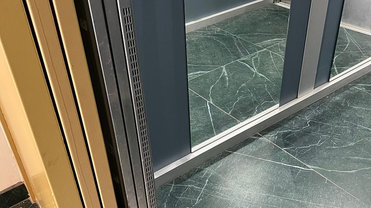 Interior Entrance cladding and flooring in Dekton ID Wallenstam green marble (1)