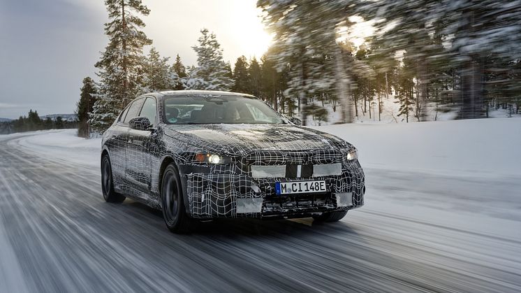 Helt nye BMW i5 Sedan på kamuflerte tester