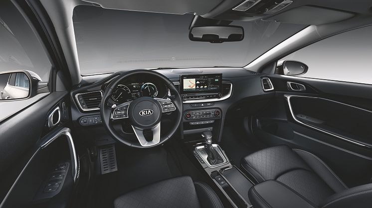 CD_CUV_PHEV_09b_Interior_LHD_cmyk