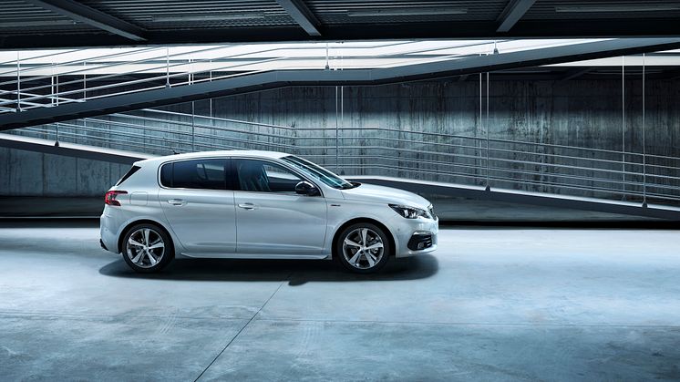 Nya Peugeot 308 är redo för Sverige. 