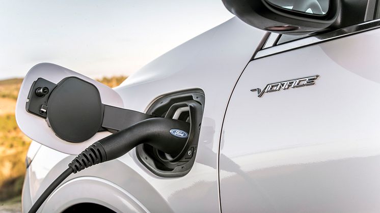 Ford Kuga ladbar hybrid Vignale 2020