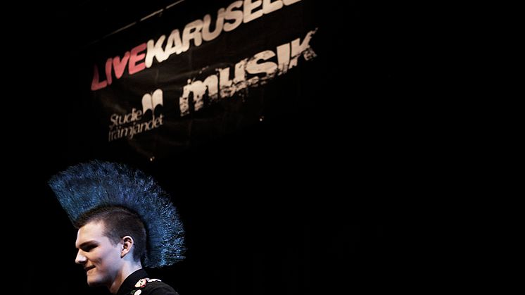 En deltagare på Studiefrämjandets riksomfattande tävling Livekarusellen