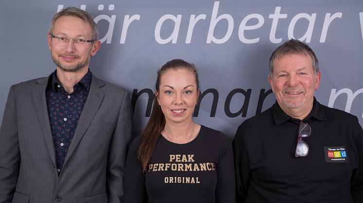 Lynn Carlsson här flankerad av MED:s VD Martin Carlstein (t.v.) och delägare Tomas Johansson 