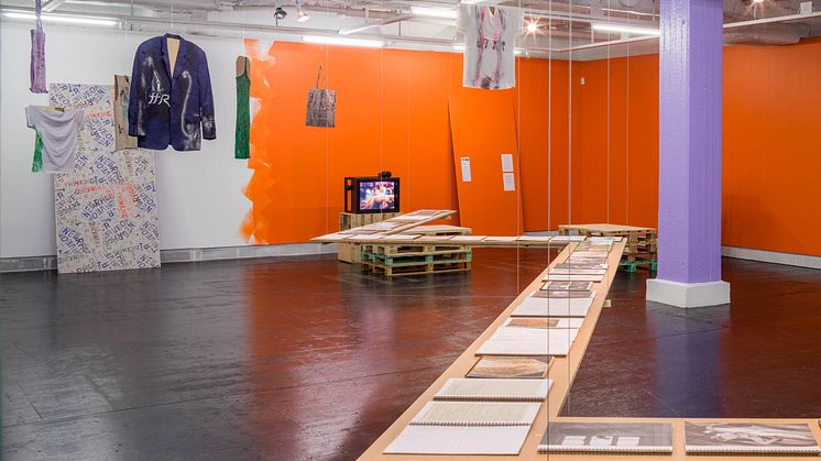  Installation Here We LTTR: 2002–2008. Foto: Jean-Baptiste Beranger