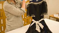 Damernas värld skänker Guldknappensamling till Nordiska museet