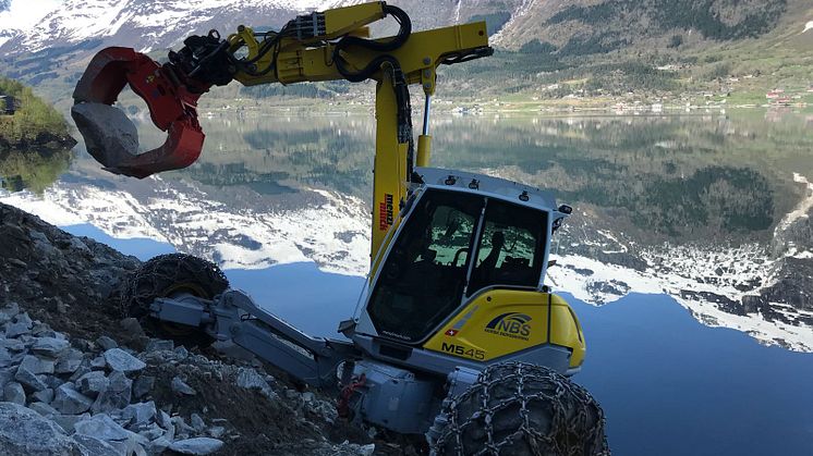 En Menzi Muck M545 i sitt rätta element.