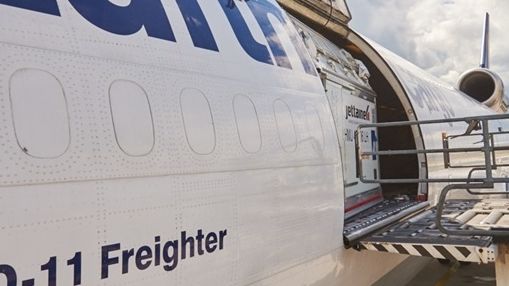 China Post und Lufthansa Cargo geben strategische Zusammenarbeit bekannt.
