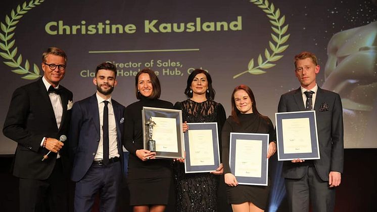 Christine Kausland kåret til "Årets Selger" under prestisjefylt prisutdeling. Shega Januzi, Maiken Svendsrud og Petter Johan Sandven var de andre nominerte nominerte til prisen. Foto: Camilla Bergan