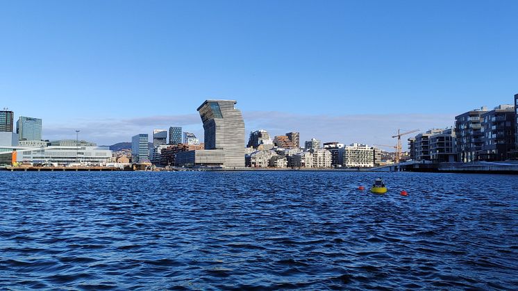 Målebøyer fra Cautus Geo gjør automatisk overvåking flere steder, også her i indre havn i Oslo.