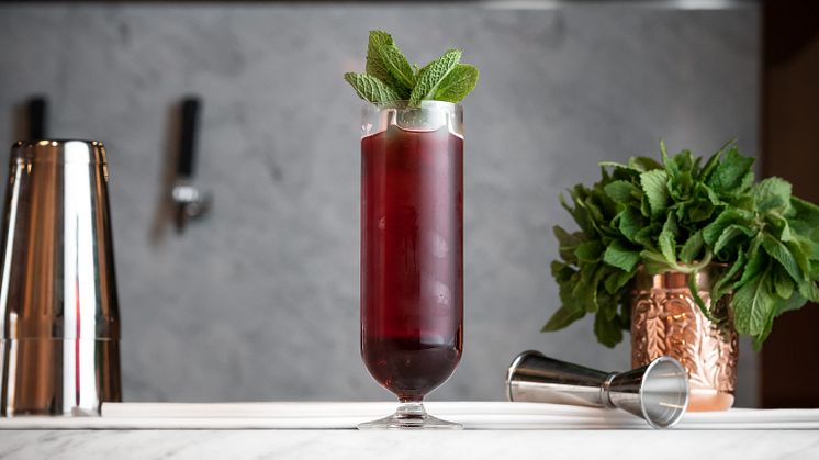Årets sommarplåga kommer i glas - Sangria Spritz på uteserveringen i Hornstull