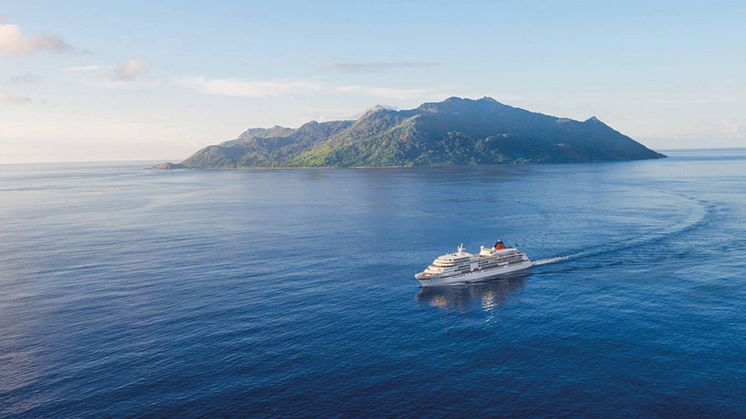 "Best cruise ship in the world"- MS Europa,  imorgon gästar hon Helsingborg. Foto ©Hapag Lloyd Cruises