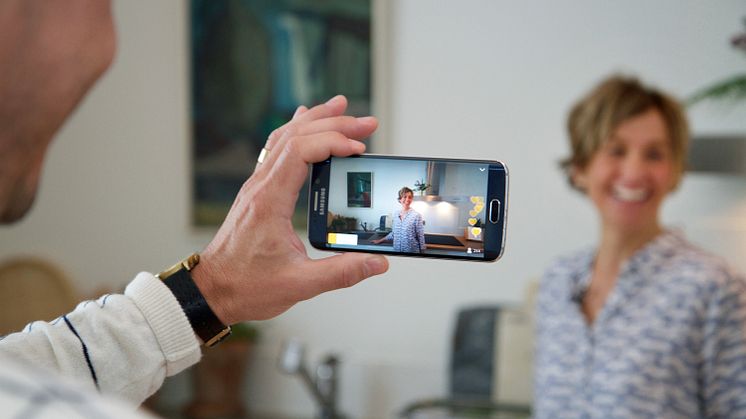 Livestreamad visning via Periscope lockade 1300 spekulanter