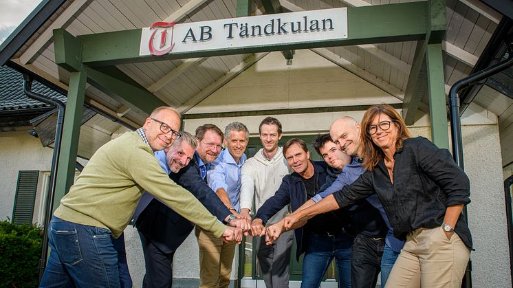 Från vänster i bild: Mats Karlsson ABTK, Magnus Jensen Midroc,  Jonas Bergmark Midroc, Erik Widing MIdroc, Mattias Glad ABTK, Jahn Olovsson Midroc, Mikael Jansson ABTK, Peter Sjödin ABTK , Anna Lennström ABTK (fotograf Patrik Persson)