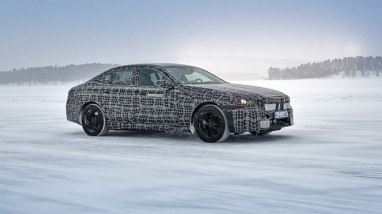 Helt nye BMW i5 Sedan på kamuflerte tester
