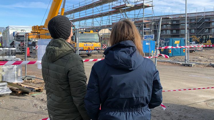 Förväntansfulla köpare i BoKlok Vendelsro, Staffanstorp.