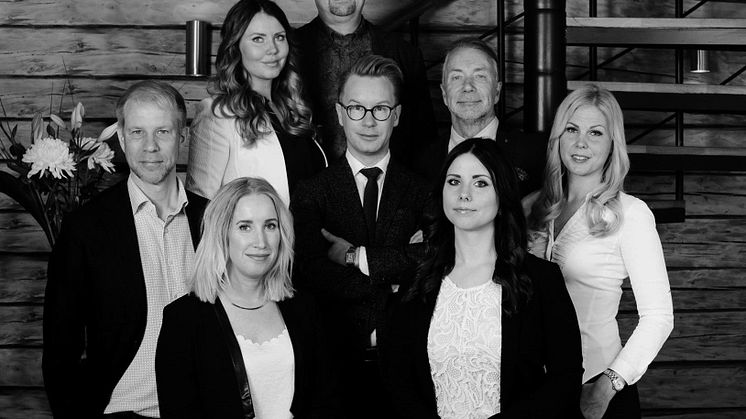 HusmanHagberg Luleå, fr v; Ola Nyberg, Therese Backman, Tommy Jonsson, John Nilsson, Lars-Åke Källhammer, Marie Östling. Längst fram; Emma Bladfält, Nina Kaewsit.