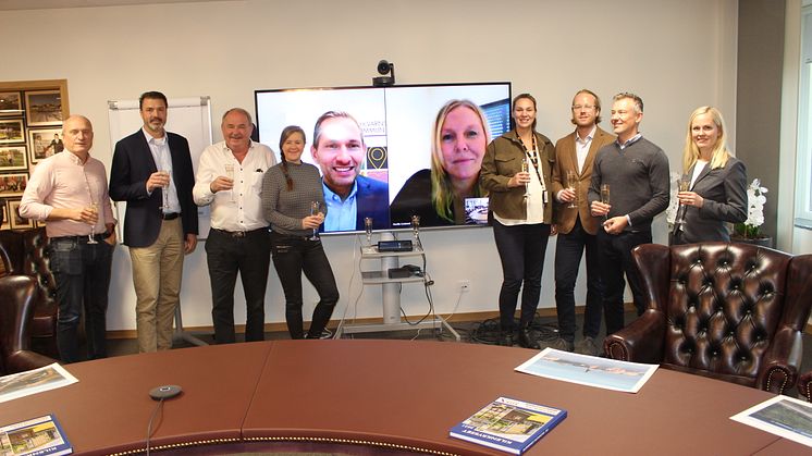 Foto i samband med signeringen
